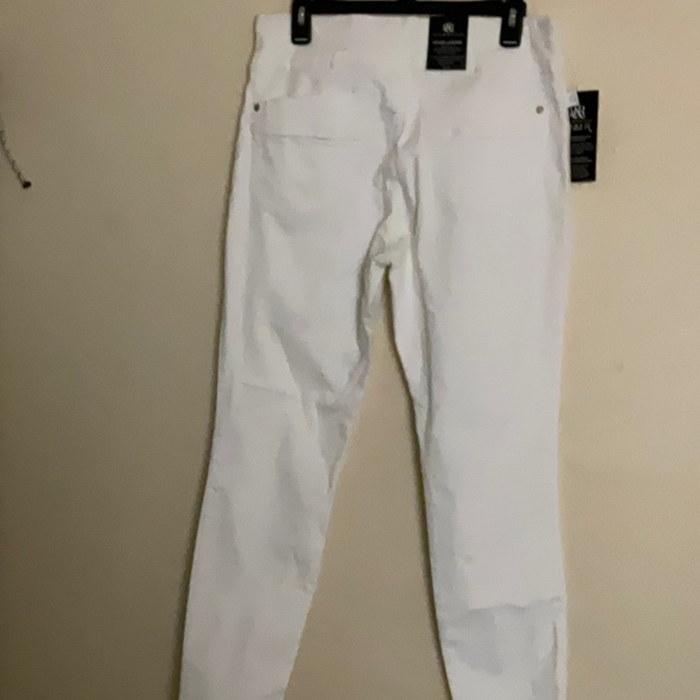 Jeans - Picture 2 of 9